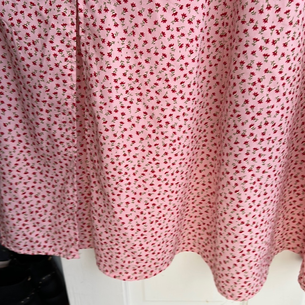 Pink Dress With Red Roses - Picture 2 of 3